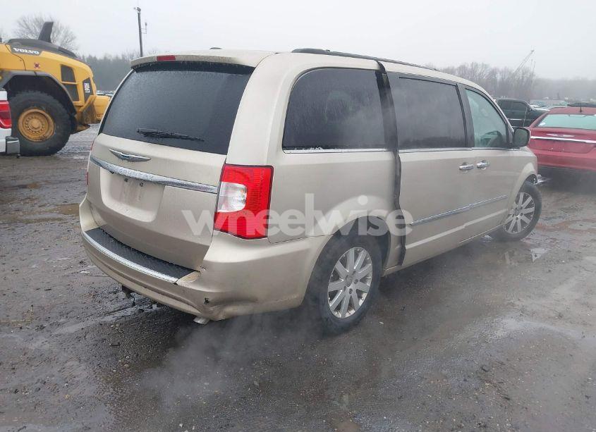 Photo 4 of 2015 Chrysler Town & COUNTRY TOURING (VIN 2C4RC1BG1FR698941)