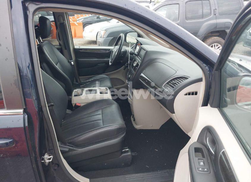 Photo 5 of 2015 Chrysler Town & COUNTRY TOURING (VIN 2C4RC1BG1FR708254)