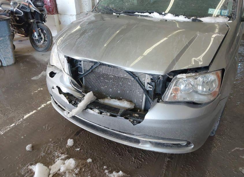 Photo 6 of 2016 Chrysler Town & COUNTRY TOURING (VIN 2C4RC1BG1GR148835)