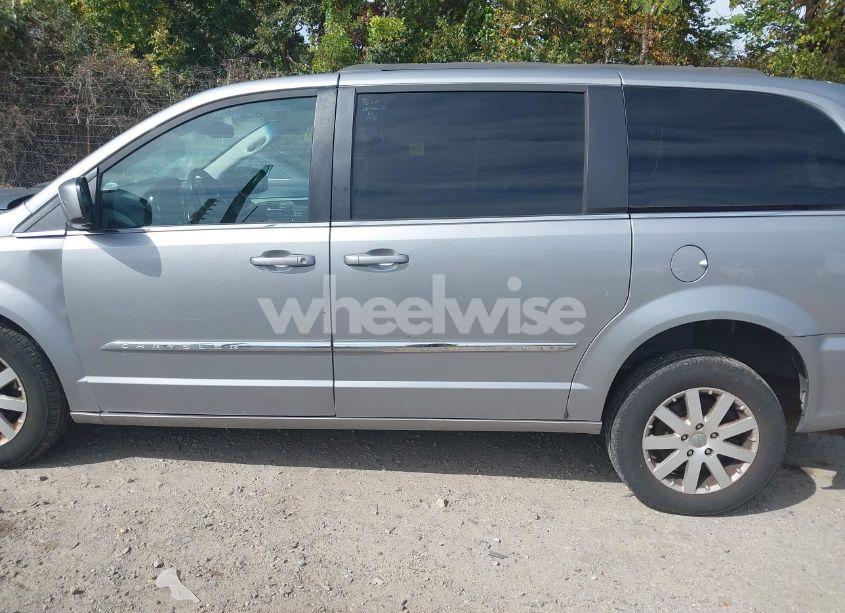 Photo 14 of 2016 Chrysler Town & COUNTRY TOURING (VIN 2C4RC1BG1GR156868)