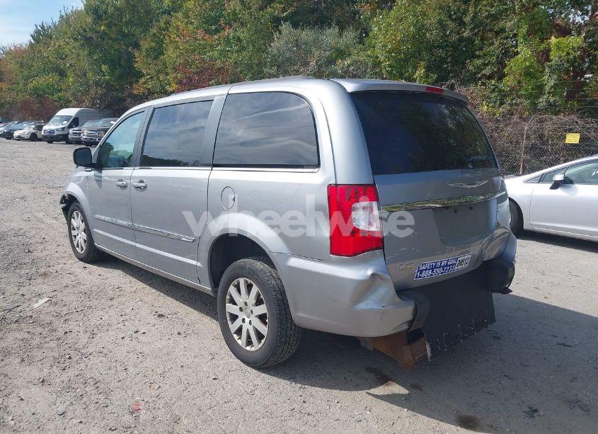 Photo 3 of 2016 Chrysler Town & COUNTRY TOURING (VIN 2C4RC1BG1GR156868)