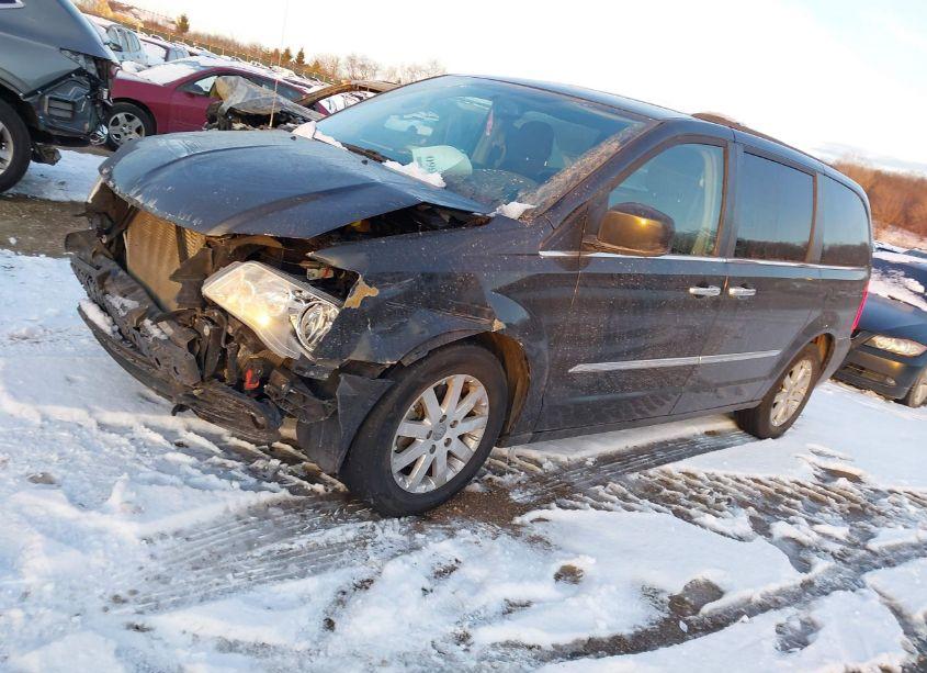 Photo 2 of 2016 Chrysler Town & COUNTRY TOURING (VIN 2C4RC1BG1GR158328)