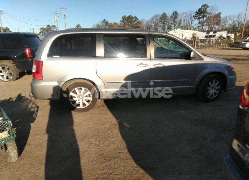 Photo 13 of 2016 Chrysler Town & COUNTRY TOURING (VIN 2C4RC1BG1GR185691)