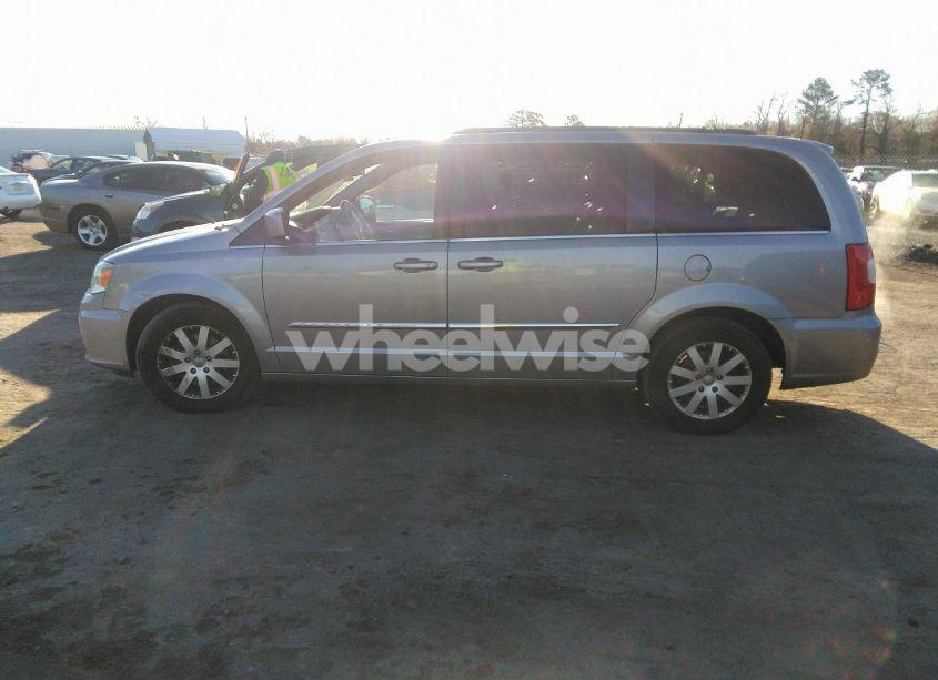 Photo 14 of 2016 Chrysler Town & COUNTRY TOURING (VIN 2C4RC1BG1GR185691)