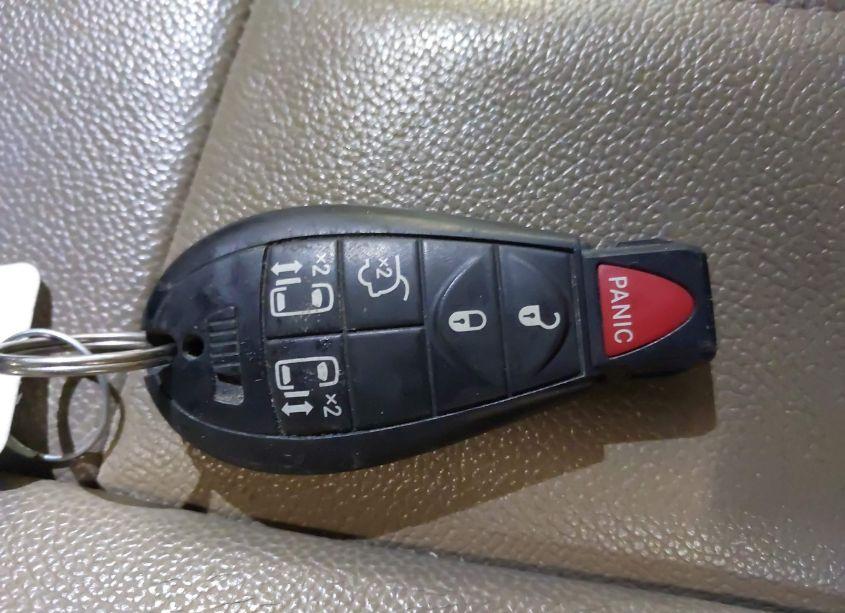 Photo 11 of 2016 Chrysler Town & COUNTRY TOURING (VIN 2C4RC1BG1GR186372)