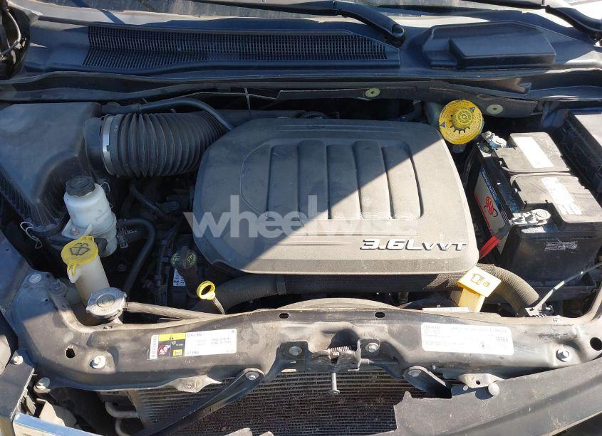 Photo 10 of 2016 Chrysler Town & COUNTRY TOURING (VIN 2C4RC1BG1GR189787)