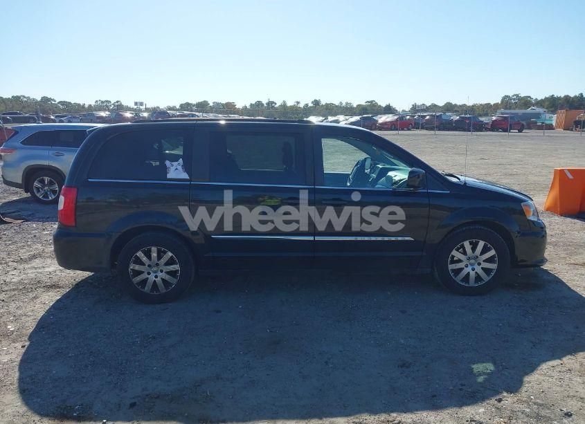 Photo 13 of 2016 Chrysler Town & COUNTRY TOURING (VIN 2C4RC1BG1GR189787)