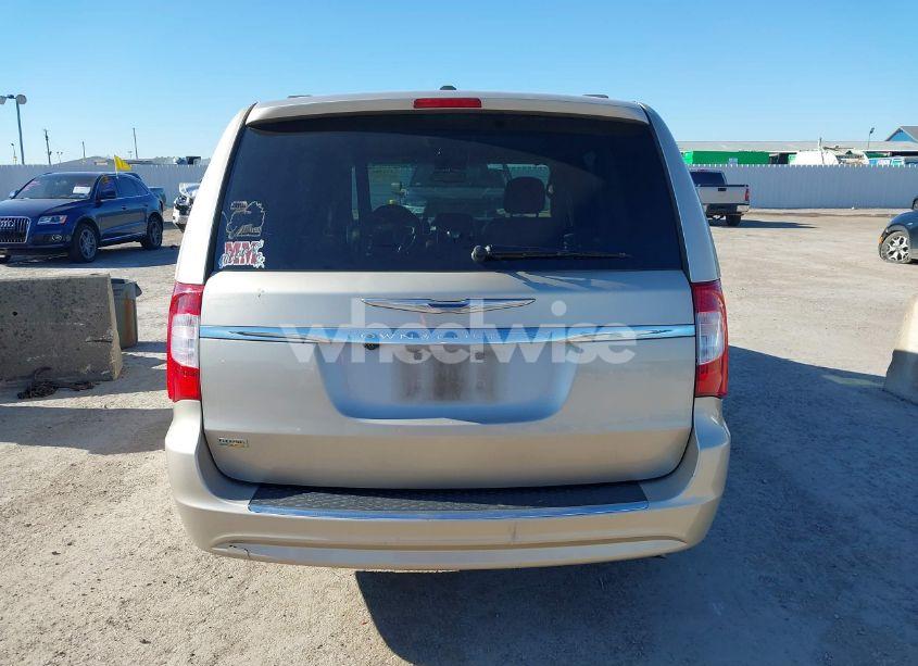 Photo 16 of 2016 Chrysler Town & COUNTRY TOURING (VIN 2C4RC1BG1GR197727)