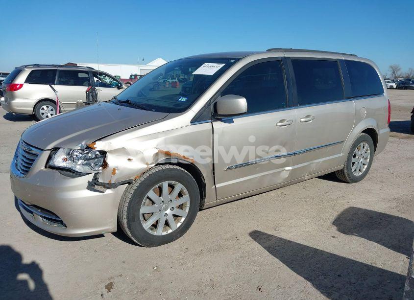 Photo 2 of 2016 Chrysler Town & COUNTRY TOURING (VIN 2C4RC1BG1GR197727)