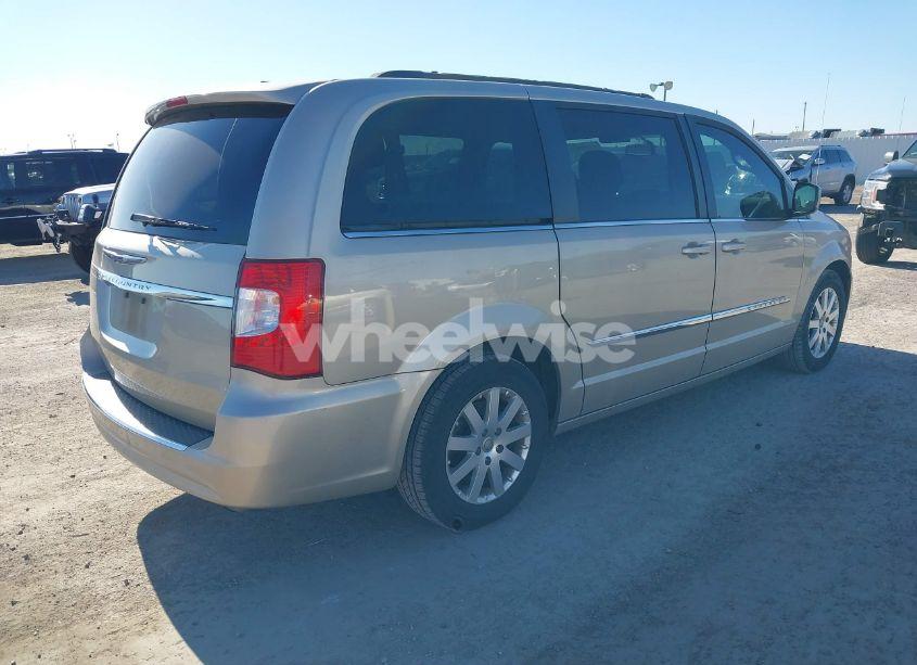 Photo 4 of 2016 Chrysler Town & COUNTRY TOURING (VIN 2C4RC1BG1GR197727)