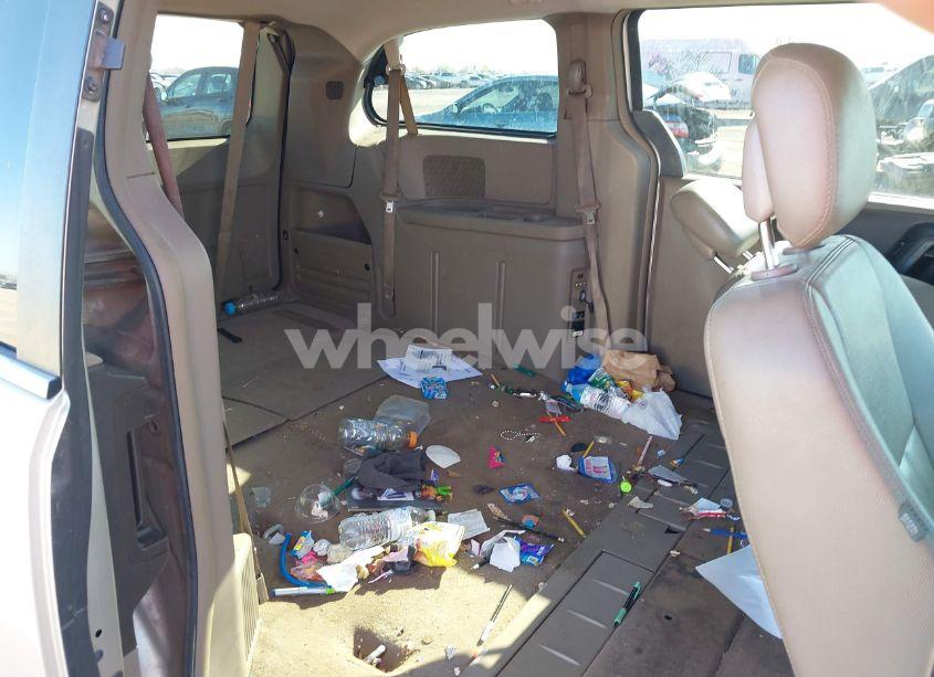 Photo 8 of 2016 Chrysler Town & COUNTRY TOURING (VIN 2C4RC1BG1GR197727)