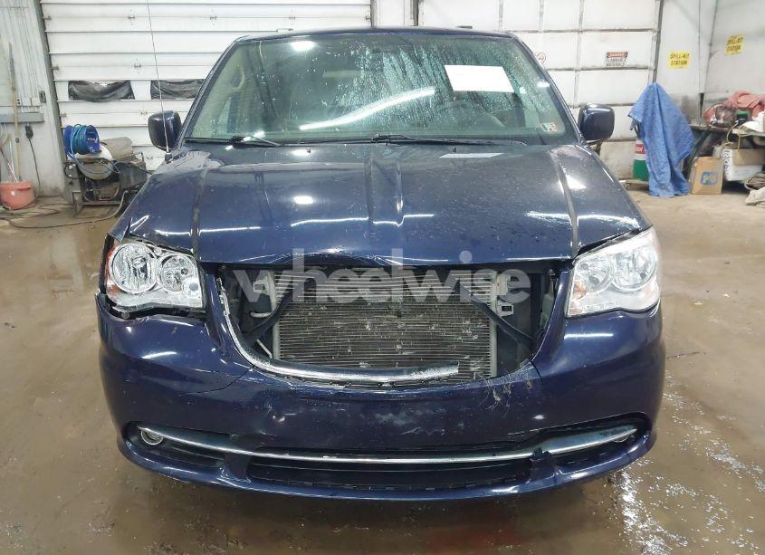 Photo 12 of 2016 Chrysler Town & COUNTRY TOURING (VIN 2C4RC1BG1GR205311)