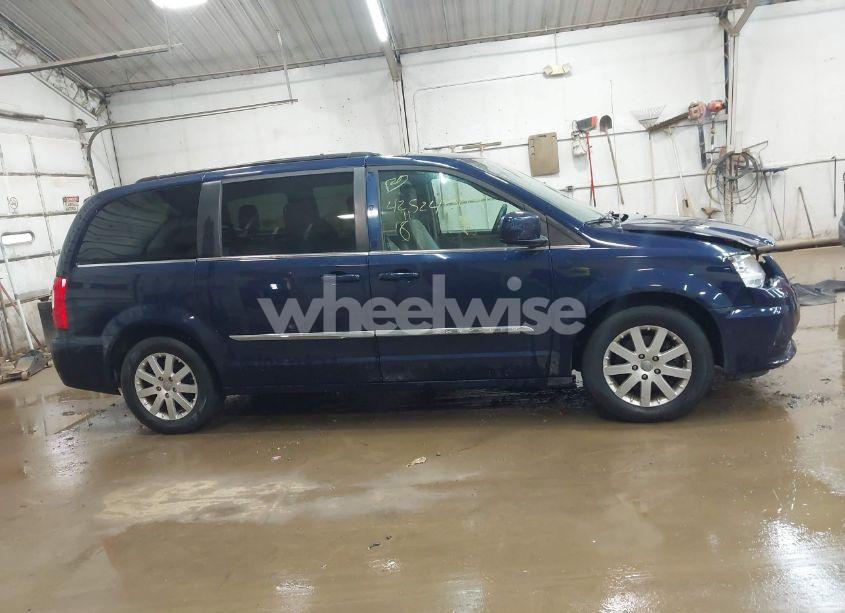 Photo 13 of 2016 Chrysler Town & COUNTRY TOURING (VIN 2C4RC1BG1GR205311)