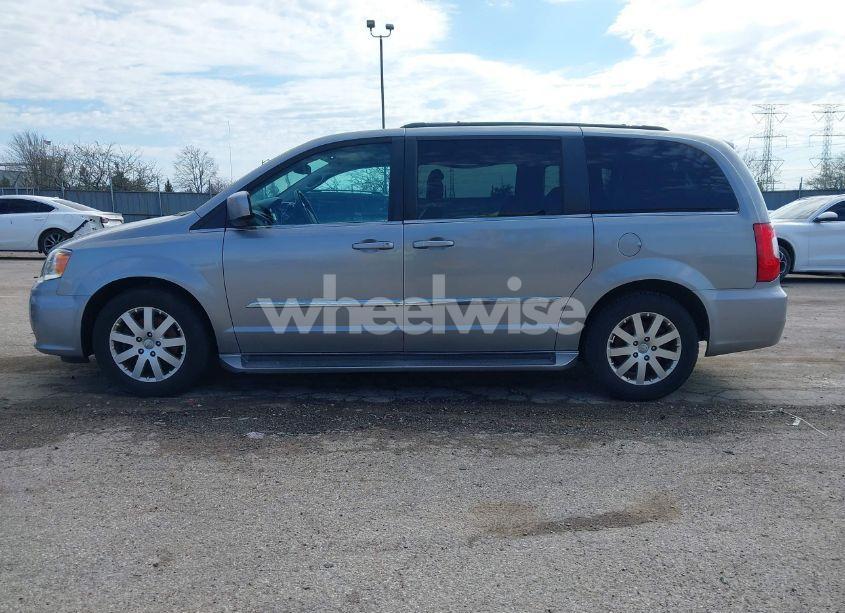 Photo 14 of 2016 Chrysler Town & COUNTRY TOURING (VIN 2C4RC1BG1GR206426)