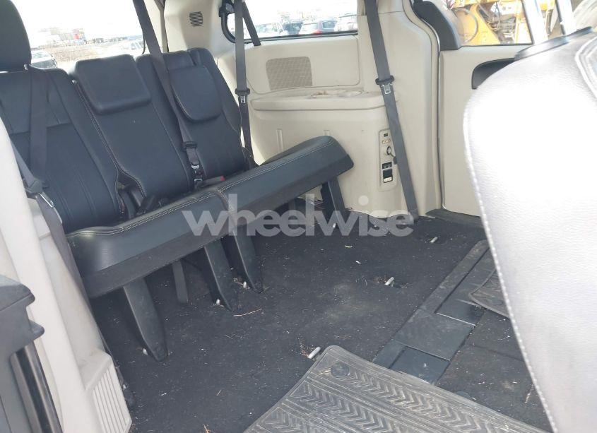 Photo 8 of 2016 Chrysler Town & COUNTRY TOURING (VIN 2C4RC1BG1GR206426)