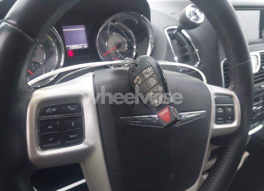 Photo 11 of 2016 Chrysler Town & COUNTRY TOURING (VIN 2C4RC1BG1GR213022)