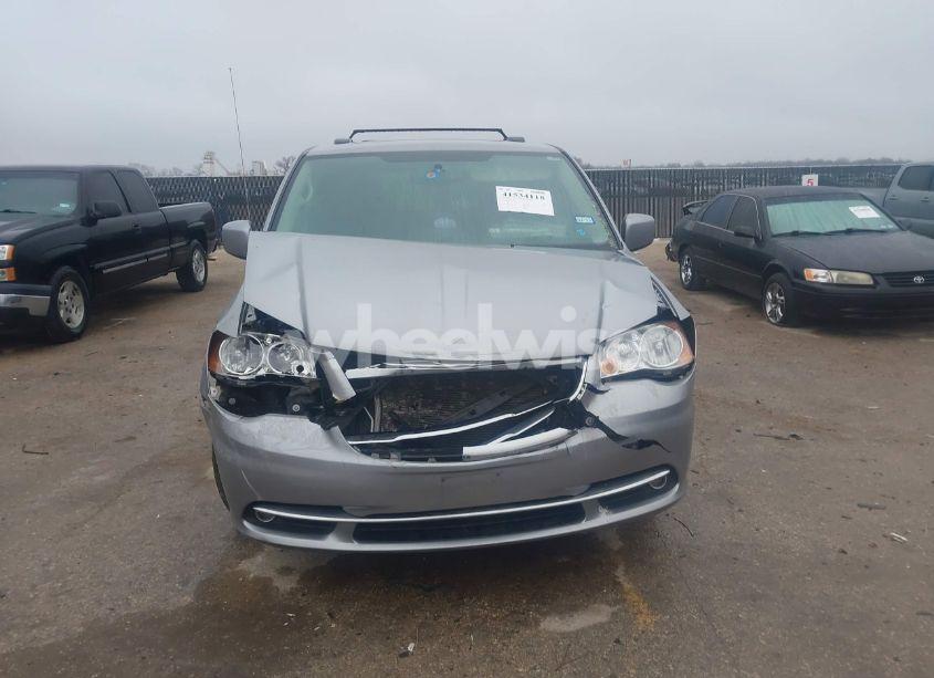 Photo 12 of 2016 Chrysler Town & COUNTRY TOURING (VIN 2C4RC1BG1GR213022)