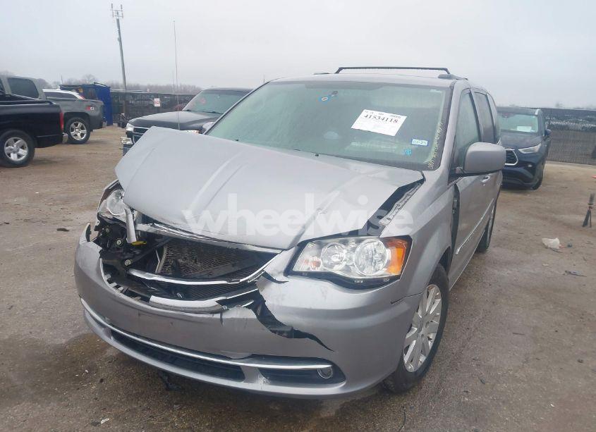 Photo 2 of 2016 Chrysler Town & COUNTRY TOURING (VIN 2C4RC1BG1GR213022)
