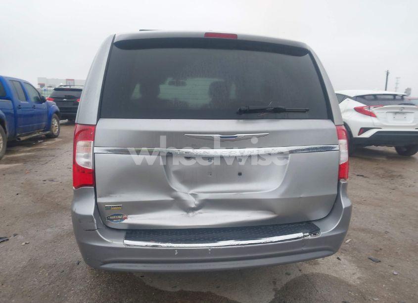 Photo 6 of 2016 Chrysler Town & COUNTRY TOURING (VIN 2C4RC1BG1GR213022)