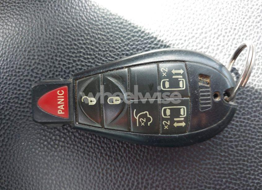 Photo 11 of 2016 Chrysler Town & COUNTRY TOURING (VIN 2C4RC1BG1GR284155)