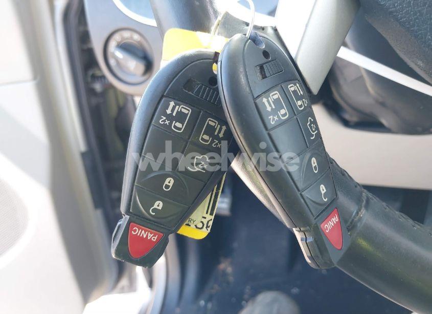 Photo 11 of 2016 Chrysler Town & COUNTRY TOURING (VIN 2C4RC1BG1GR286486)