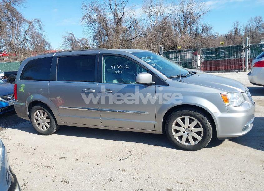 Photo 13 of 2016 Chrysler Town & COUNTRY TOURING (VIN 2C4RC1BG1GR286486)