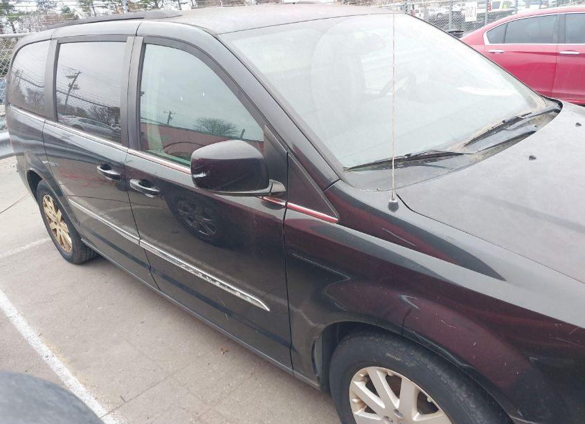 Photo 13 of 2016 Chrysler Town & COUNTRY TOURING (VIN 2C4RC1BG1GR291560)