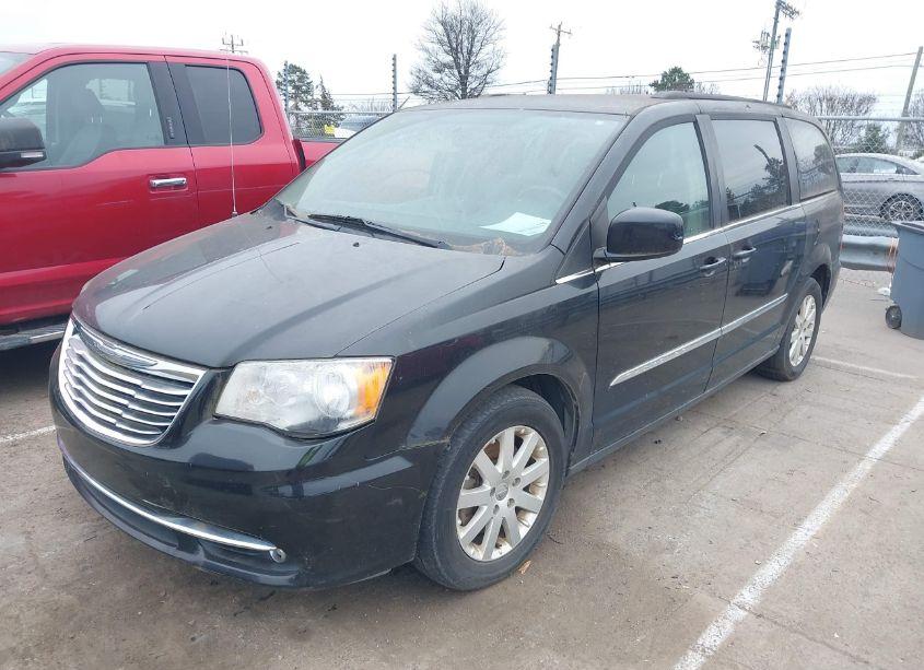 Photo 2 of 2016 Chrysler Town & COUNTRY TOURING (VIN 2C4RC1BG1GR291560)