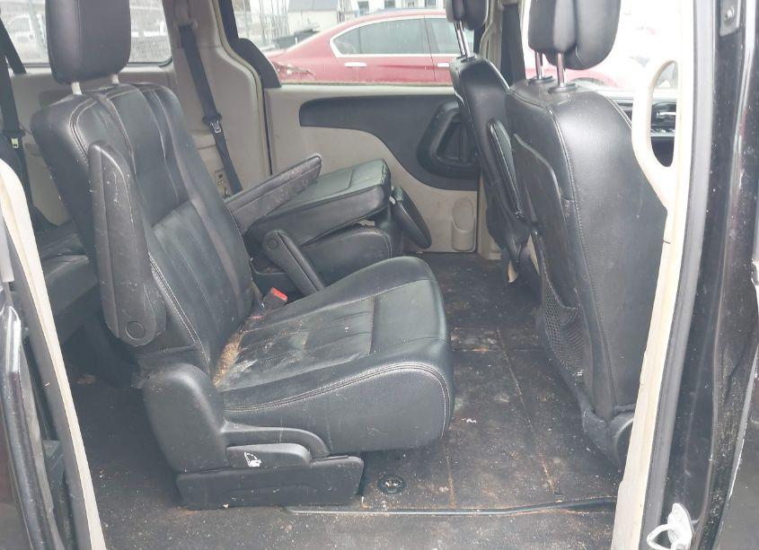 Photo 8 of 2016 Chrysler Town & COUNTRY TOURING (VIN 2C4RC1BG1GR291560)