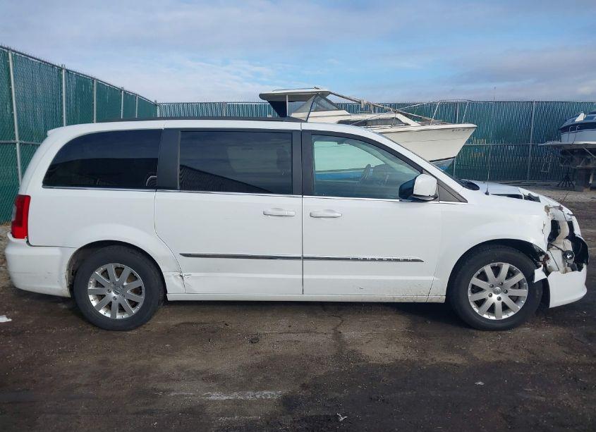 Photo 13 of 2016 Chrysler Town & COUNTRY TOURING (VIN 2C4RC1BG1GR294782)