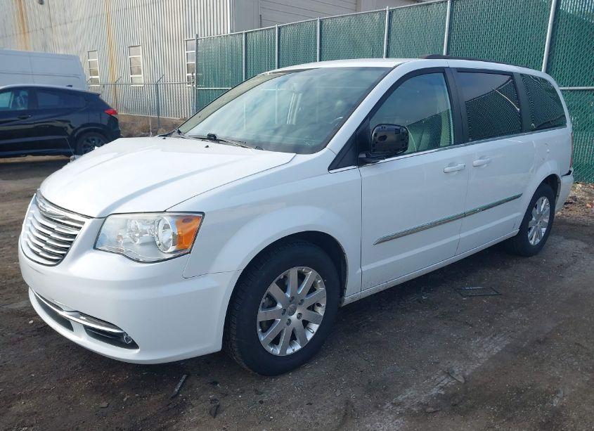 Photo 2 of 2016 Chrysler Town & COUNTRY TOURING (VIN 2C4RC1BG1GR294782)