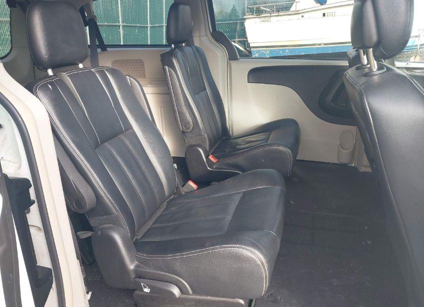 Photo 8 of 2016 Chrysler Town & COUNTRY TOURING (VIN 2C4RC1BG1GR294782)