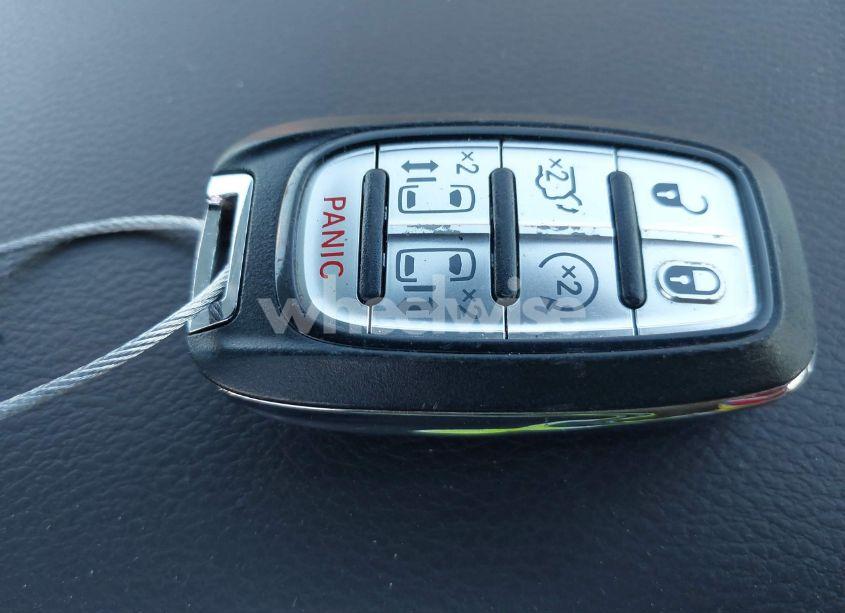 Photo 11 of 2017 Chrysler Pacifica TOURING-L (VIN 2C4RC1BG1HR503990)