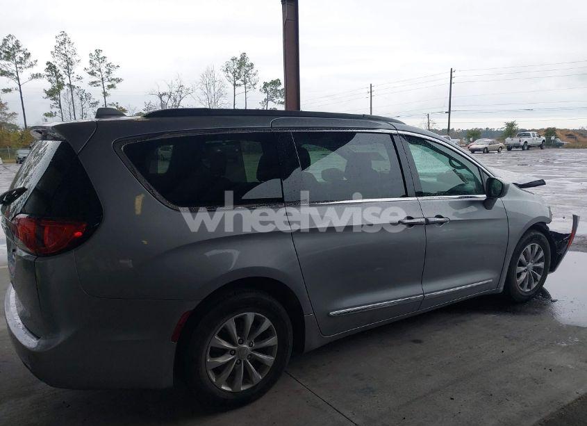 Photo 14 of 2017 Chrysler Pacifica TOURING-L (VIN 2C4RC1BG1HR503990)