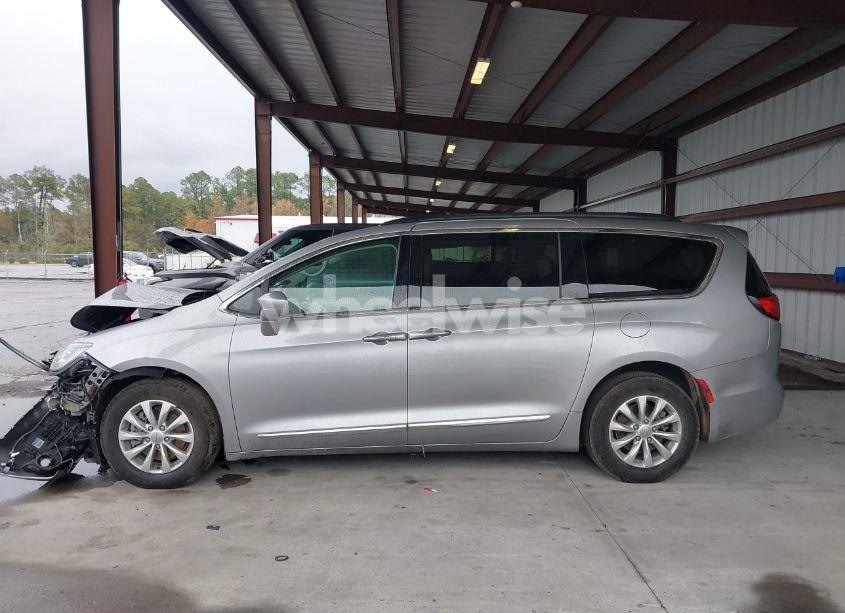 Photo 15 of 2017 Chrysler Pacifica TOURING-L (VIN 2C4RC1BG1HR503990)