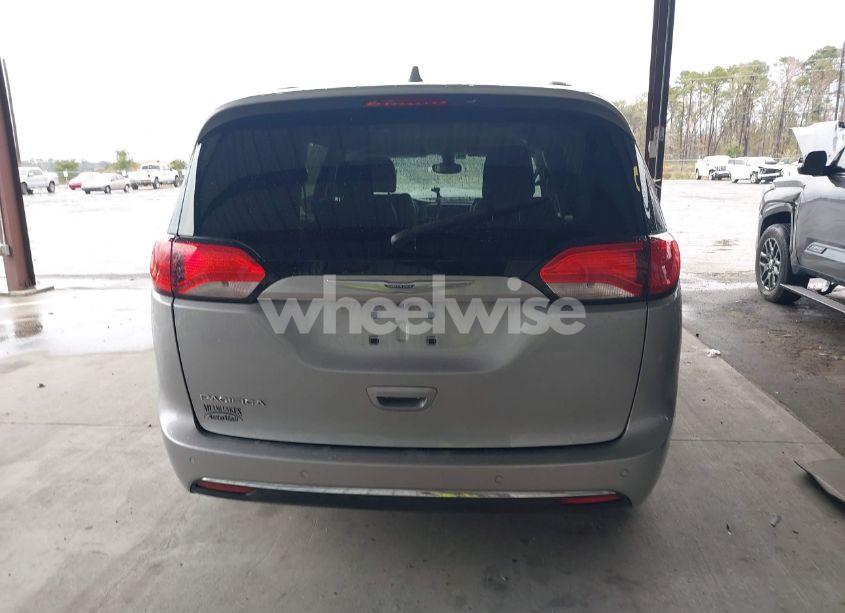 Photo 17 of 2017 Chrysler Pacifica TOURING-L (VIN 2C4RC1BG1HR503990)