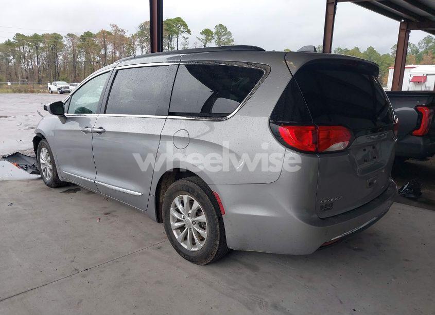 Photo 3 of 2017 Chrysler Pacifica TOURING-L (VIN 2C4RC1BG1HR503990)