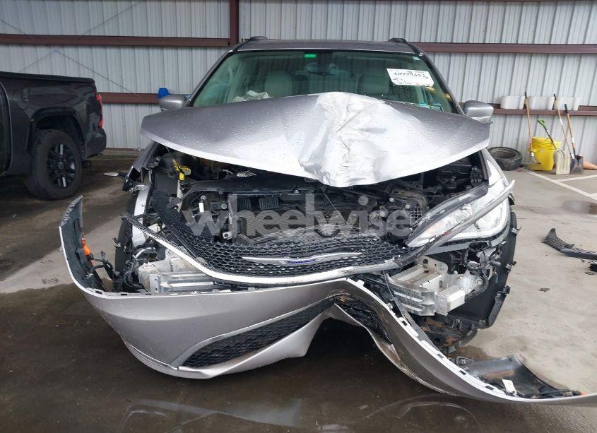 Photo 6 of 2017 Chrysler Pacifica TOURING-L (VIN 2C4RC1BG1HR503990)