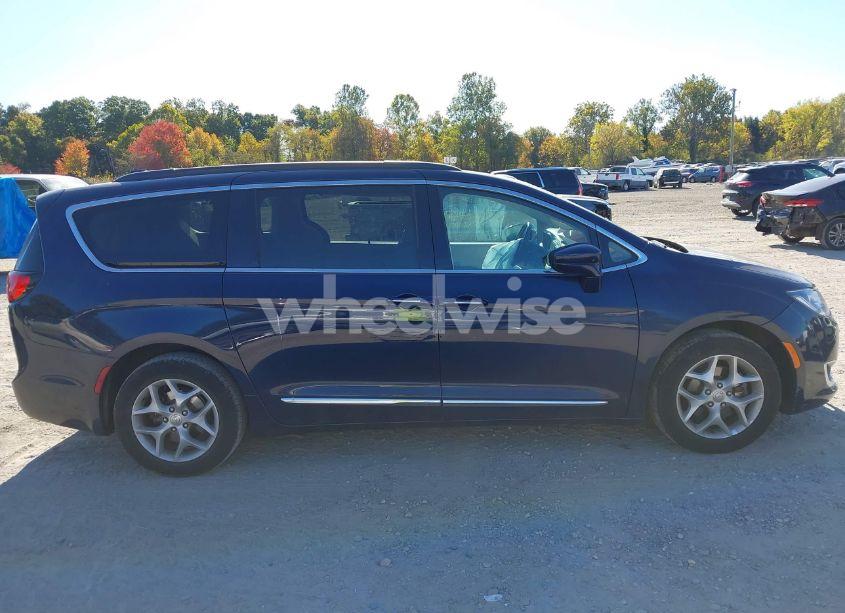 Photo 13 of 2017 Chrysler Pacifica TOURING-L (VIN 2C4RC1BG1HR516254)