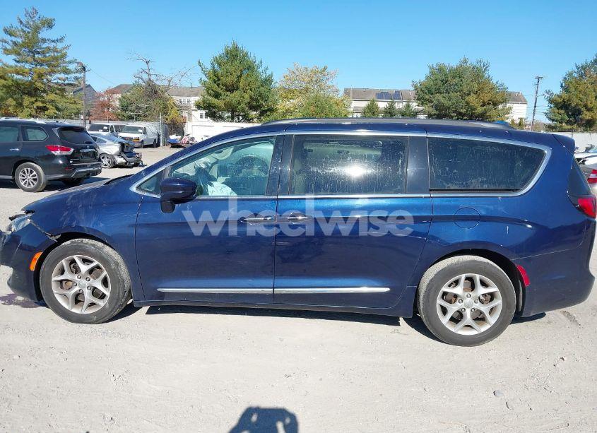 Photo 14 of 2017 Chrysler Pacifica TOURING-L (VIN 2C4RC1BG1HR516254)