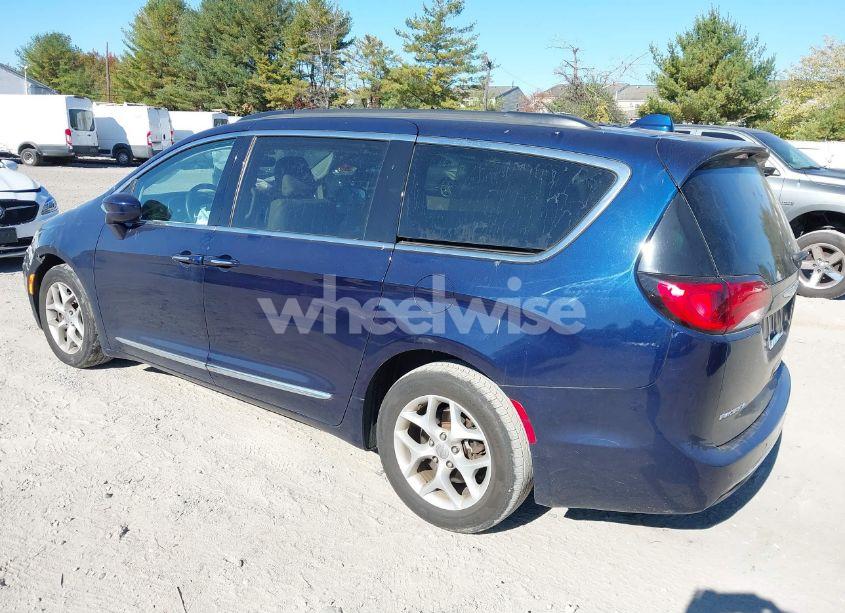 Photo 3 of 2017 Chrysler Pacifica TOURING-L (VIN 2C4RC1BG1HR516254)