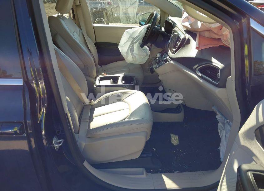 Photo 5 of 2017 Chrysler Pacifica TOURING-L (VIN 2C4RC1BG1HR516254)