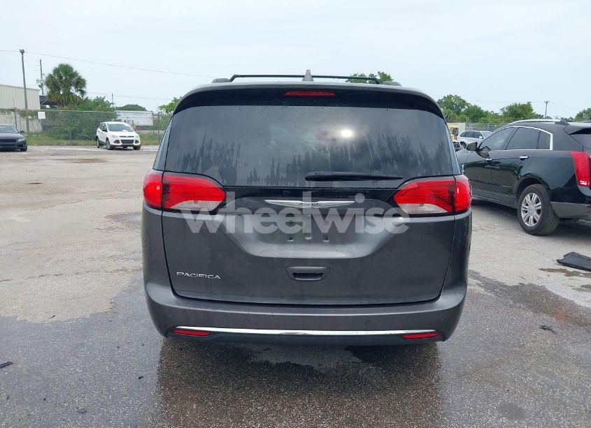 Photo 16 of 2017 Chrysler Pacifica TOURING-L (VIN 2C4RC1BG1HR593240)