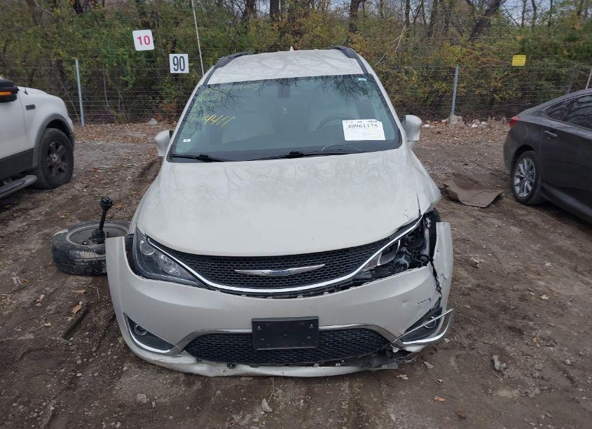 Photo 12 of 2017 Chrysler Pacifica TOURING-L (VIN 2C4RC1BG1HR744884)