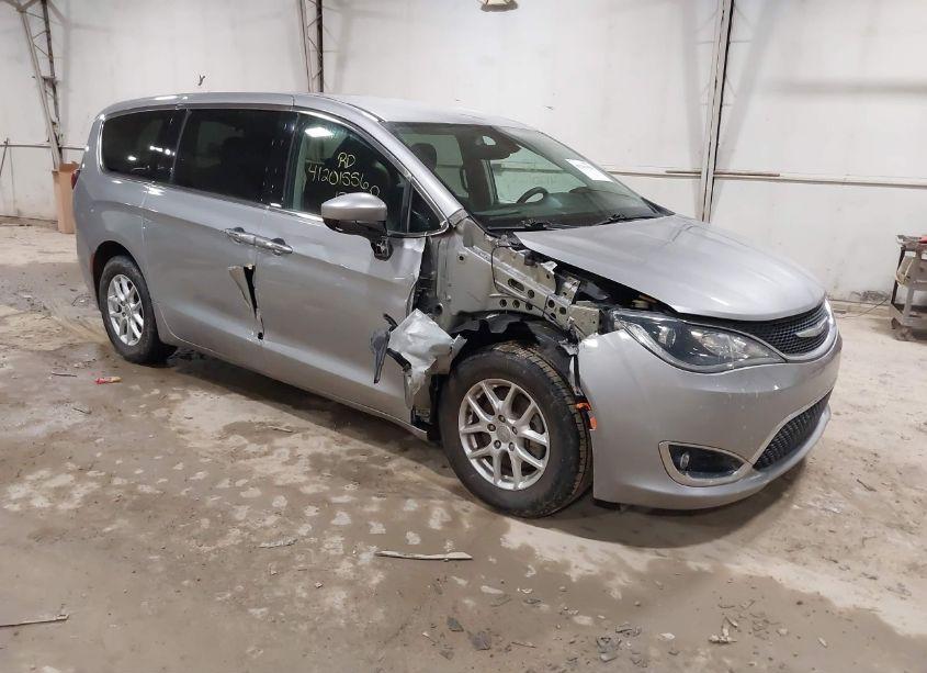 2017 Chrysler Pacifica TOURING PLUS (VIN 2C4RC1BG1HR753083) main photo