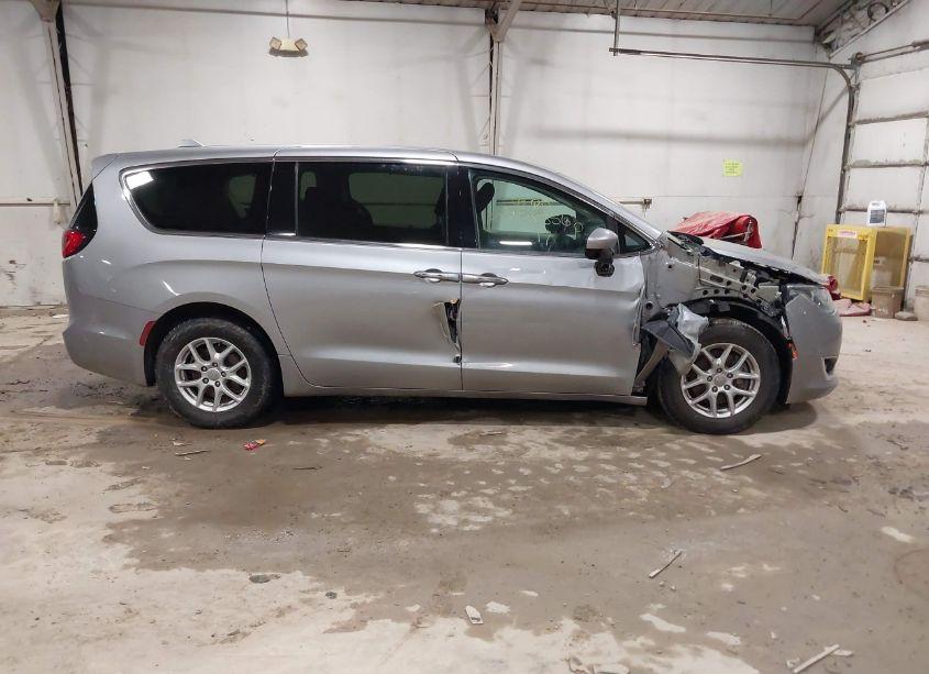 Photo 13 of 2017 Chrysler Pacifica TOURING PLUS (VIN 2C4RC1BG1HR753083)