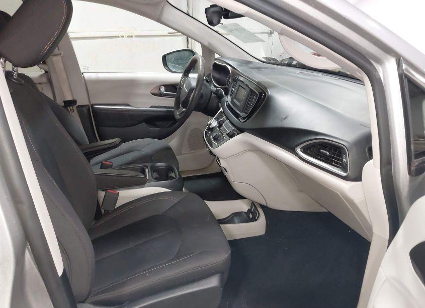 Photo 5 of 2017 Chrysler Pacifica TOURING PLUS (VIN 2C4RC1BG1HR753083)