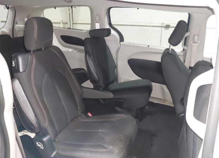 Photo 8 of 2017 Chrysler Pacifica TOURING PLUS (VIN 2C4RC1BG1HR753083)