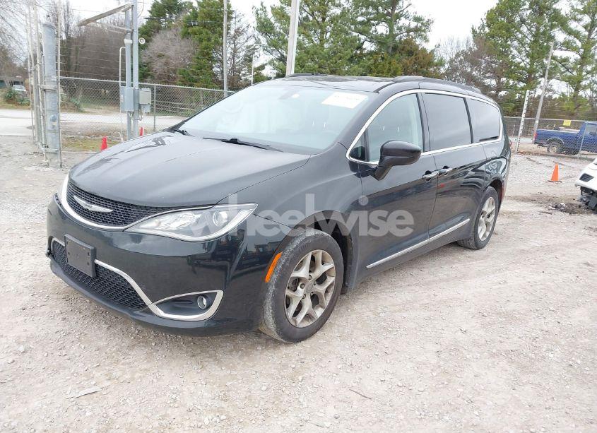 Photo 2 of 2017 Chrysler Pacifica TOURING-L (VIN 2C4RC1BG1HR795009)