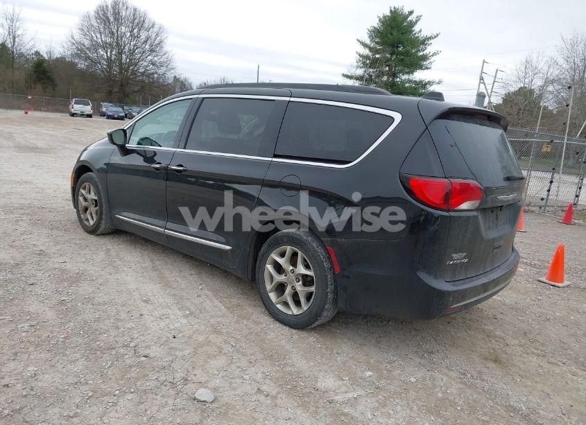 Photo 3 of 2017 Chrysler Pacifica TOURING-L (VIN 2C4RC1BG1HR795009)